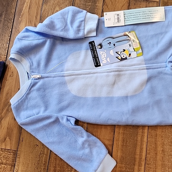 Bluey Blanket Sleeper with Cap, footless pajamas, size 12 months - Picture 5 of 15
